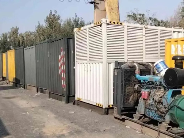 罗城200KW柴油发电机机组每小时油耗是多少？